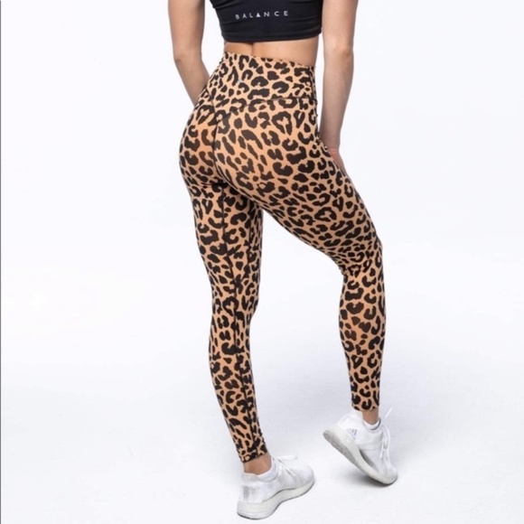 Balance Athletica Kingdom Leopard Leggings Size M - Picture 2 of 8